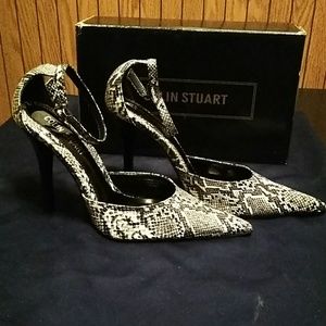 Colin Stuart Shoes - A black & white pair of colin stuart Colin Stuart Shoes - A black & white pair of colin stuart